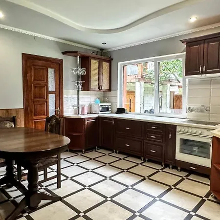 за рікою טטאריב