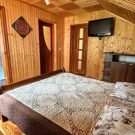 за рікою Apartamento Tatariv