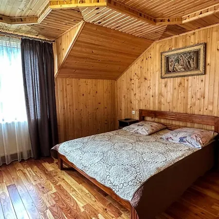 за рікою Apartamento Tatariv